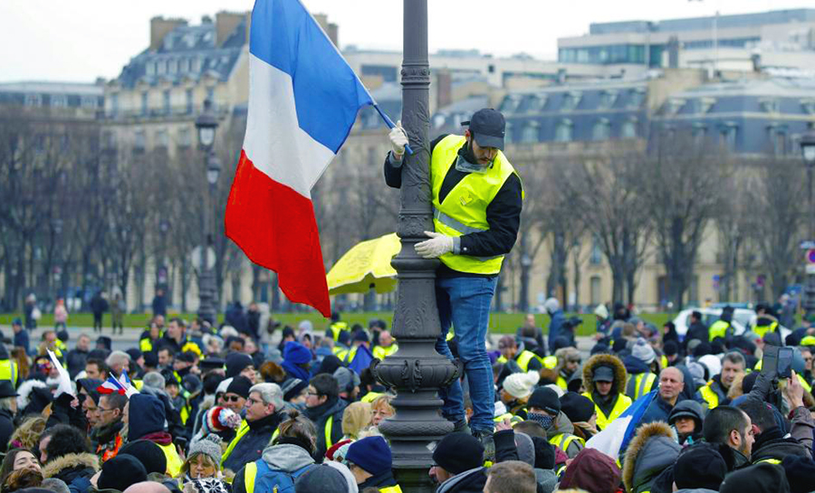 France’s Yellow Vest Rebellion Is Still Going Strong - The Pen